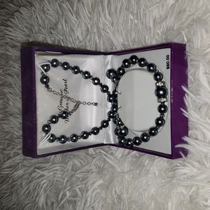 Necklace and earring set